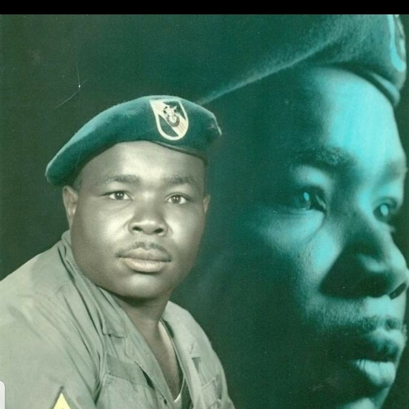 Meet your Posher, Dexter - Picture 1 of 1